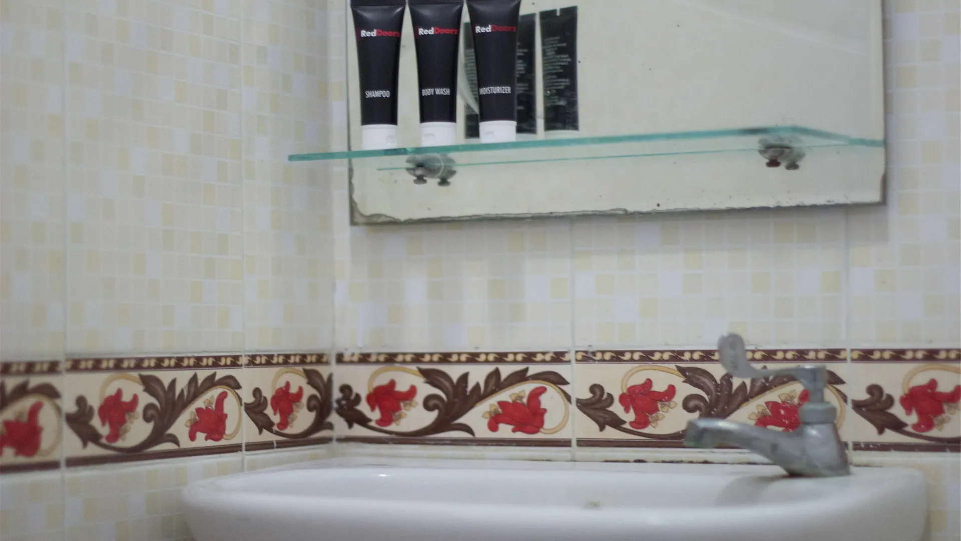Hotel Reddoorz @ Pendawa Kartika Plaza 2 Kuta Lombok 3*,